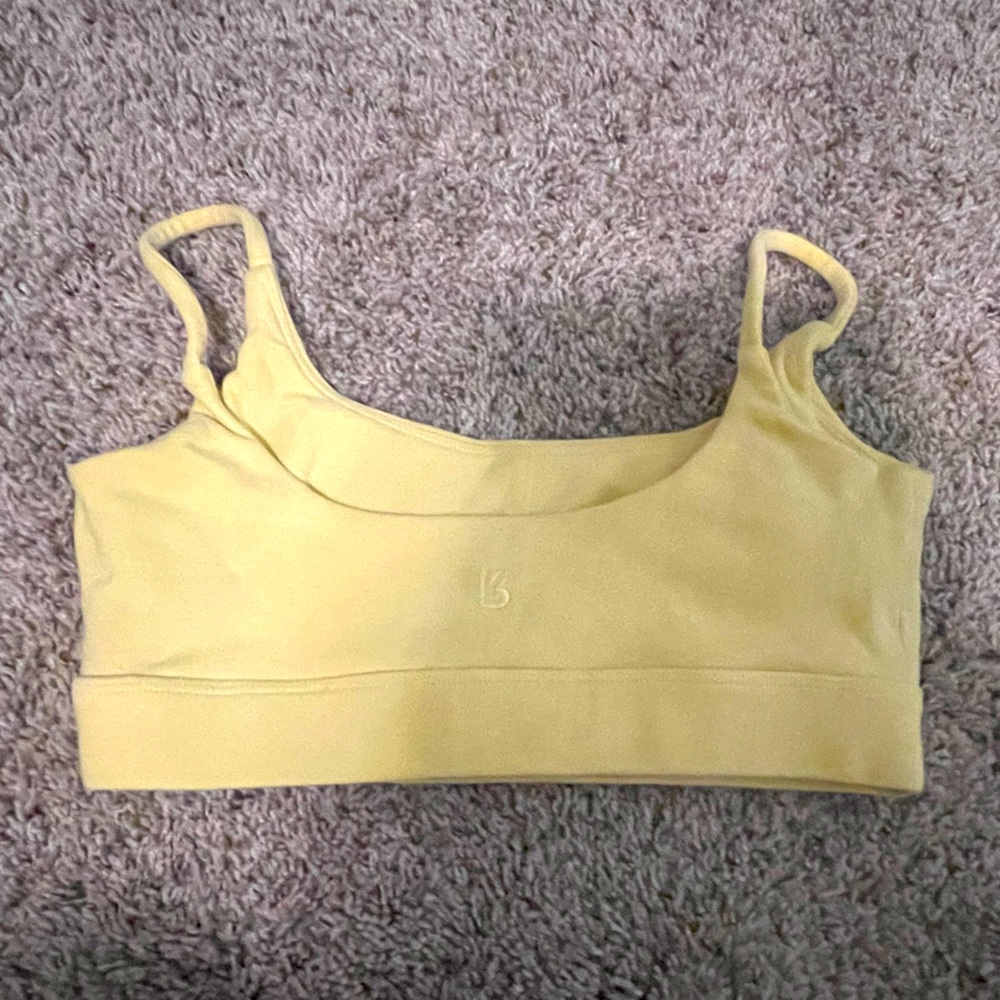 Great preowned condition yellow Buffbunny cloud bra size M